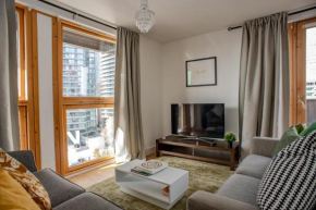Luxury cosy apartment with stunning London skyline views!
